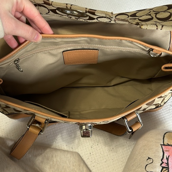 COACH purse - Picture 3 of 4